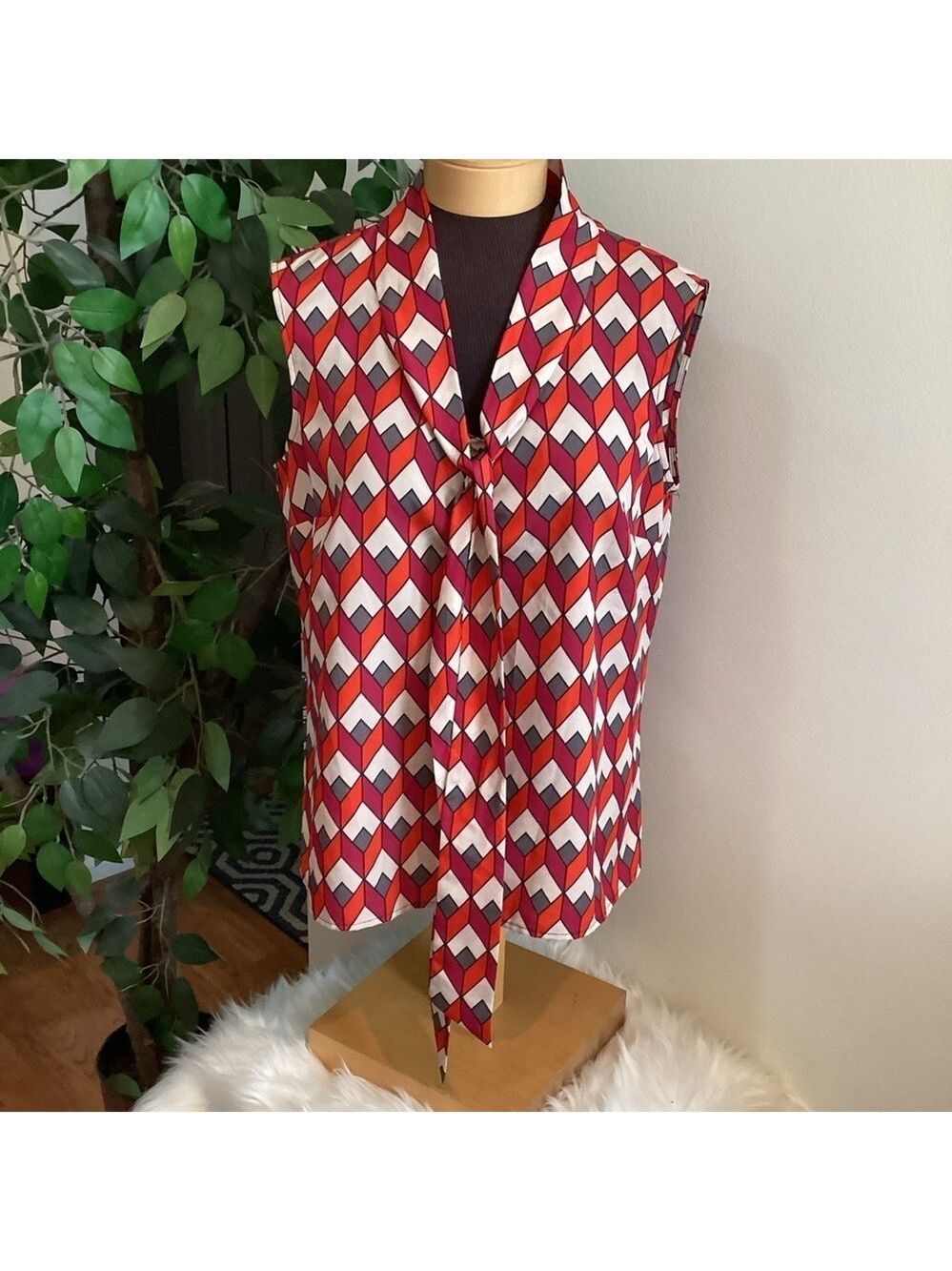 9 & Co. Suit separates Woman’s Large top tank pullover with tie sleevele…